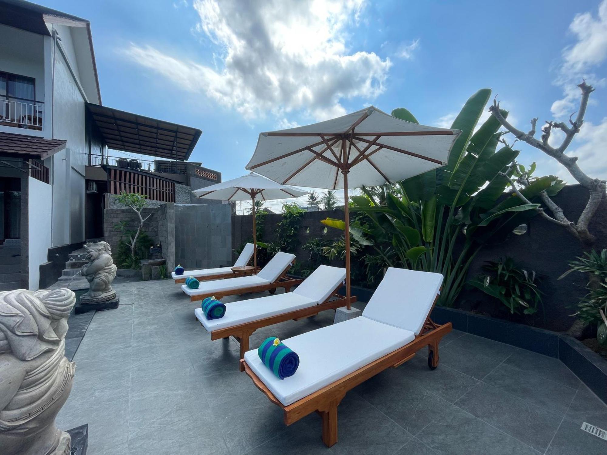 Hotel Nivaluma Ubud Exterior foto
